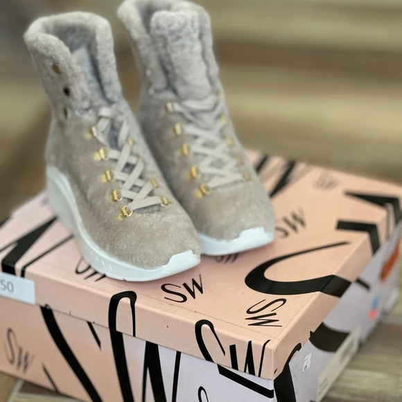 Stuart Weitzman Genuine Shearling Lace Up Booties - New in box! - Size 5 - Picture 5 of 9